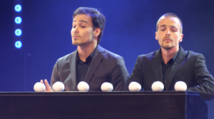 Juggling with Duo M&M–Act in a Moment