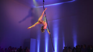 At VAULT Festival, “Cirque du Temps” is Contemporary Send-Up to Circus Classics