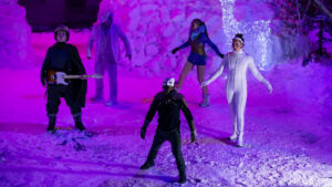 In the Snow and on the Streets – “Circus Artists Are Gradually Sneaking Everywhere”