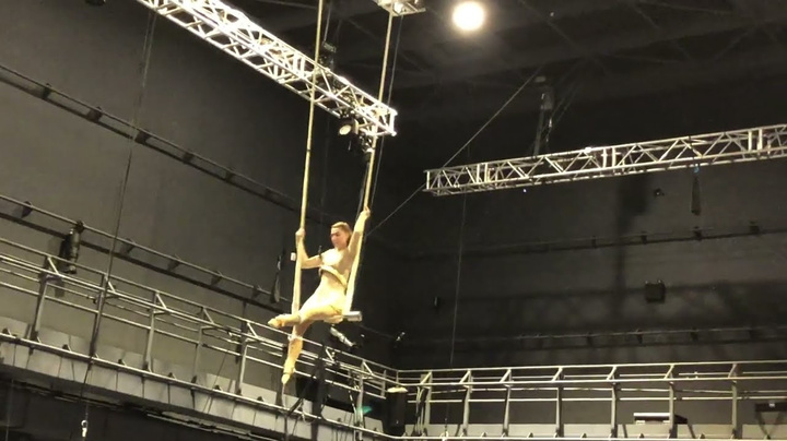 Hannah Owsianka Swinging Trapeze