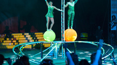 Duo Kyrioz "Kyriozfera" - Circus Acts - CircusTalk