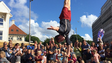 Handstands, by juggler Mathias Ramfelt - Circus Acts - CircusTalk