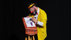 Olirrô, the Painter - Circus Acts - CircusTalk
